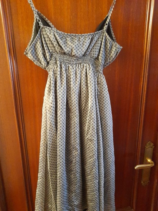 vestido de gasa con forro negro