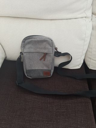 Bandolera hombre Springfield de segunda mano por 5 EUR en Madrid en WALLAPOP