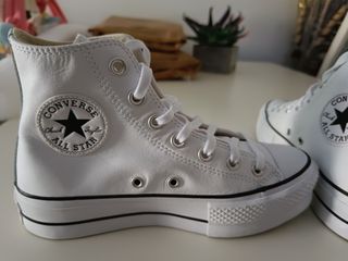 Converse blancas cuero 37 de segunda mano por 55 EUR en Arroyomolinos en  WALLAPOP