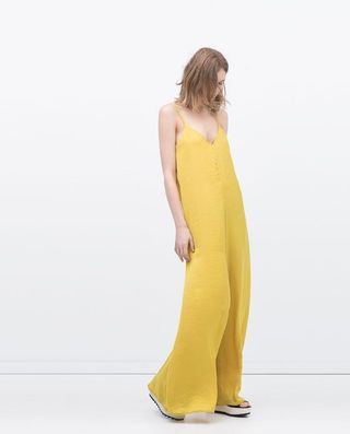 Mono amarillo zara de segunda mano por 8 EUR en Las Palmas de Gran Canaria  en WALLAPOP