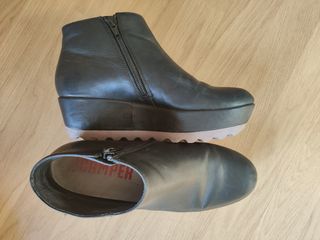 Botines negros Twins Camper de segunda mano por 30 EUR en Barcelona en  WALLAPOP