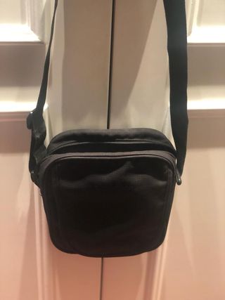 Bolso de viaje Samsonite original hombre de segunda mano por 20 EUR en Lezo  en WALLAPOP