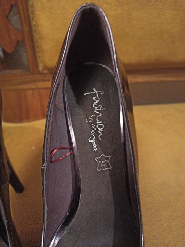 ZAPATOS Tacon 12 cm NUM 36, COMO NUEVOS CHAROL