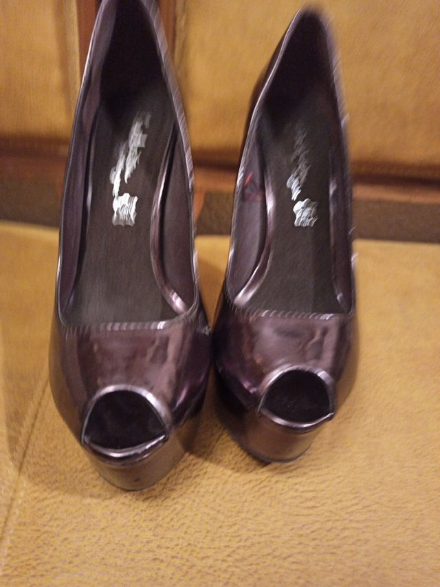 ZAPATOS Tacon 12 cm NUM 36, COMO NUEVOS CHAROL