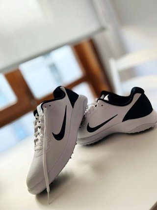 ZAPATOS GOLF NIKE TALLA 42.5 de segunda mano por 60 EUR en A Coruña en  WALLAPOP