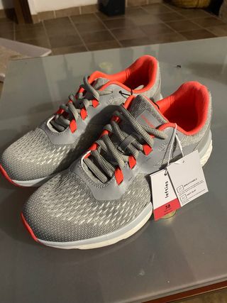 BAMBAS 38 de segunda mano por 10 EUR en Barcelona en WALLAPOP
