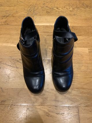 Botas botines negras pull\u0026amp;bear talla 41 de segunda mano por 5 EUR en  Barcelona en WALLAPOP