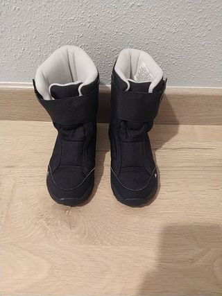 Botas de agua y nieve talla 26 de segunda mano por 5 EUR en Zaragoza en  WALLAPOP