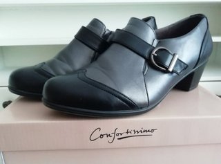 Zapatos Confortissimo de segunda mano por 5 EUR en Lizarra en WALLAPOP