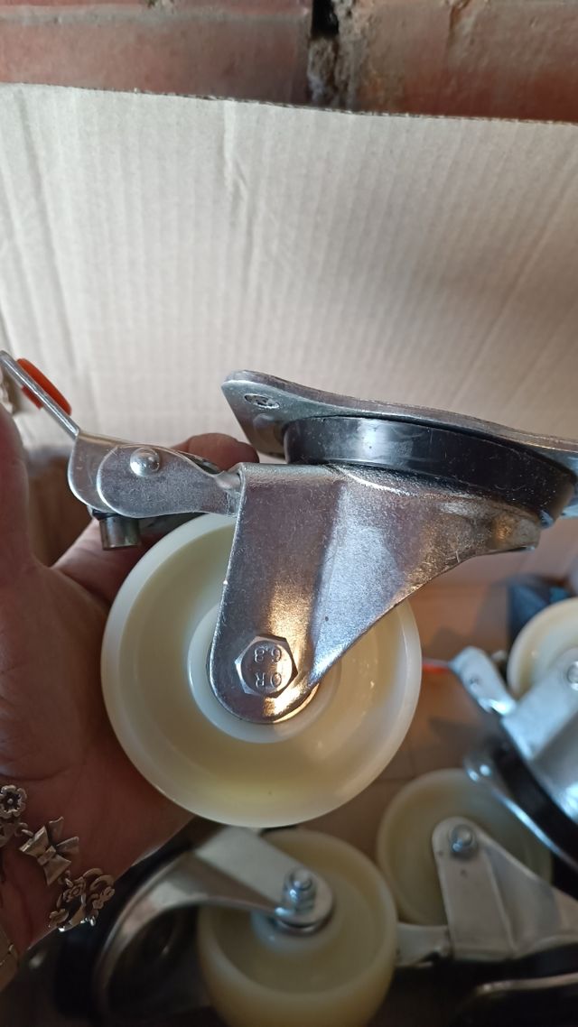 Juego de 9 ruedas. 2 tamaños