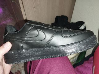 AIR FORCE ONE TALLA 39 A ESTRENAR de segunda mano por 40 EUR en Valencia en  WALLAPOP