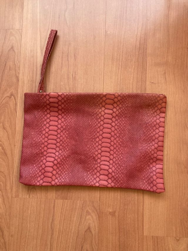 Bolso de mano rojo