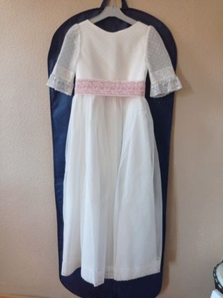 Traje primera comunión Niña Talla 115 de segunda mano por 175 EUR en  Pamplona en WALLAPOP