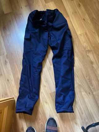 Pantalón trabajo con forro polar interior talla 42 de segunda mano por 10  EUR en Madrid en WALLAPOP