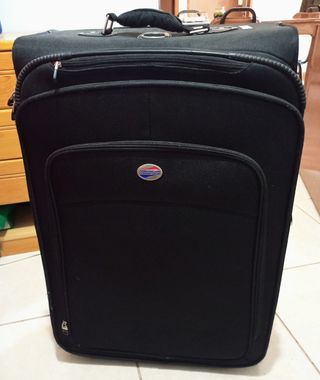Maleta de viaje American Tourister de segunda mano por 25 EUR en Loeches en  WALLAPOP