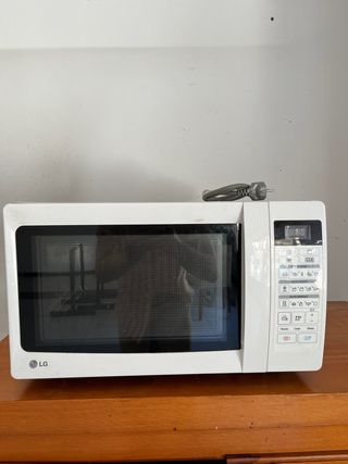 Horno Microondas LG de segunda mano por 25 EUR en Saladar en WALLAPOP