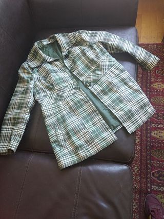 Chaqueta cuadros verde y blanca zara de segunda mano por 15 EUR en  Barcelona en WALLAPOP