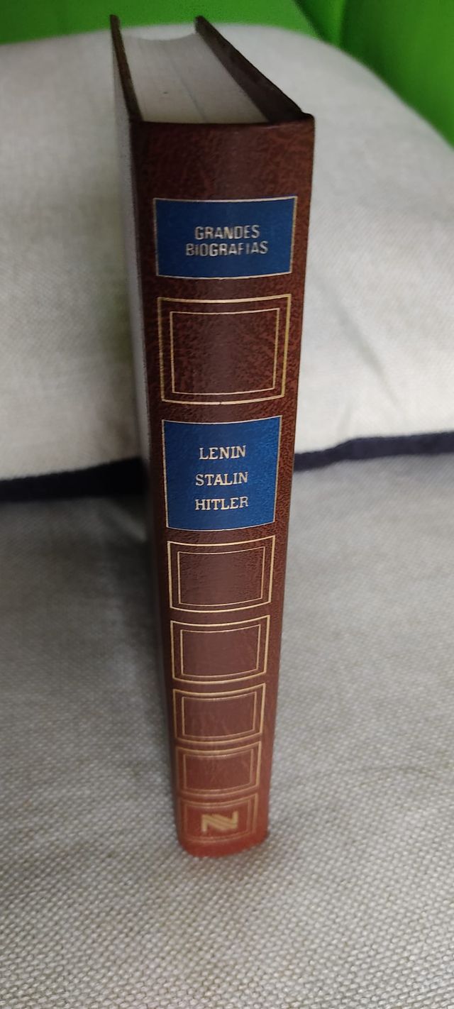 Grandes biografias Lenin, stallin , hitler