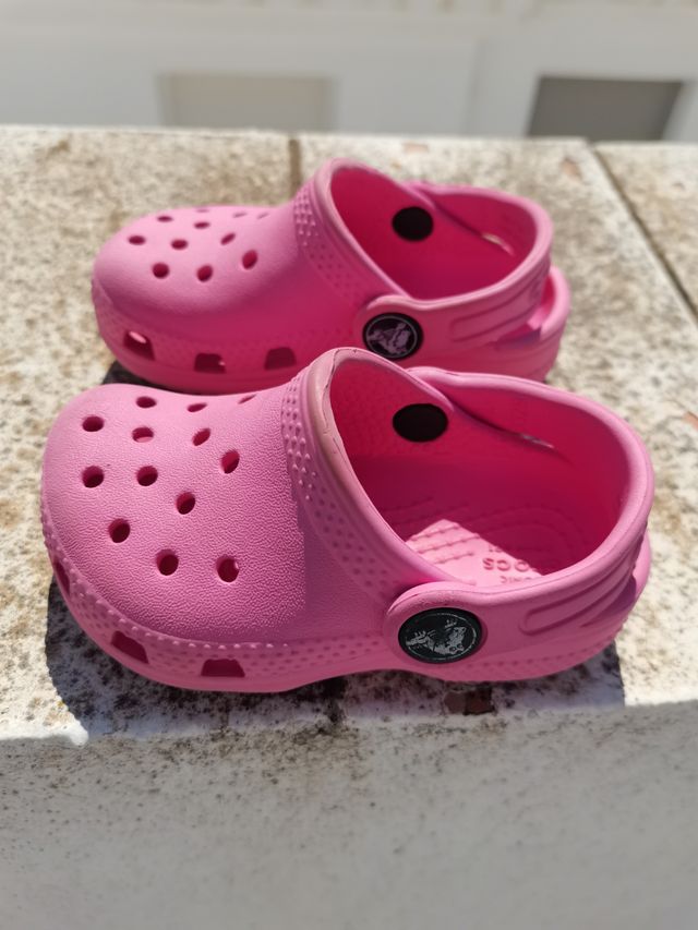 crocs color rosa