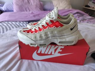 Nike Air Max 95 talla 41 de mujer. de segunda mano por 50 EUR en Esplugues  de Llobregat en WALLAPOP