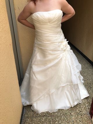 Vestidos de novia segunda mano en Santa Coloma de Gramenet | WALLAPOP
