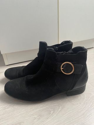 Botines Sfera de segunda mano por 5 EUR en Cádiz en WALLAPOP