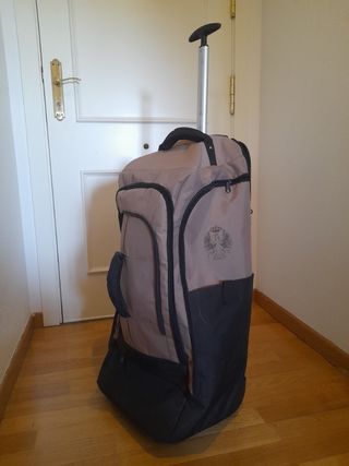 Maleta Oficial Ejército Tierra de segunda mano por 20 EUR en Madrid en  WALLAPOP