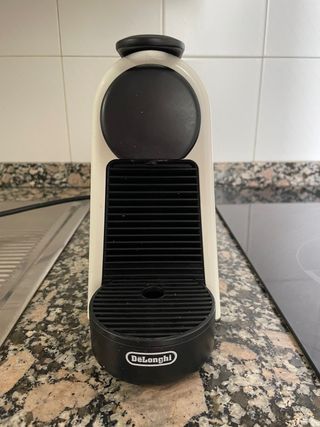Cafetera Nespresso de segunda mano en Pamplona en WALLAPOP