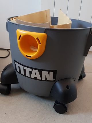 Aspiradora súper potente titan ttb350vac de segunda mano por 40 EUR en San  Lorenzo de El Escorial en WALLAPOP