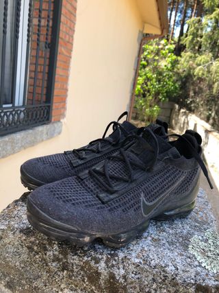 Nike Air VaporMax de segunda mano por 180 EUR en Becerril de la Sierra en  WALLAPOP