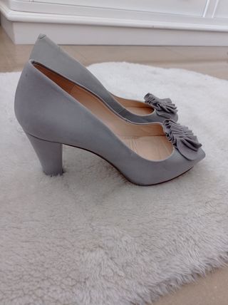 Zapatos de fiesta (piel) UNISA de segunda mano por 18 EUR en Gijón en  WALLAPOP