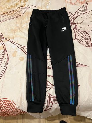 PANTALÓN CHÁNDAL NIKE ALGODON TALLA M de segunda mano por 20 EUR en  Guadalajara en WALLAPOP