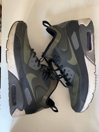 Nike air max 10.5 USA 44.5 EU de segunda mano por 50 EUR en Barcelona en  WALLAPOP