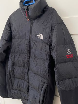 Chaqueta negra de plumas The North Face 800 de segunda mano por 67 EUR en  Fuengirola en WALLAPOP