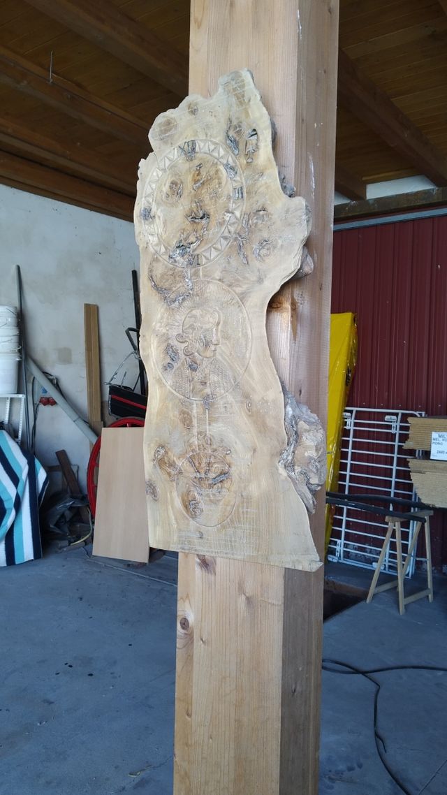 reloj tallado negrrillo