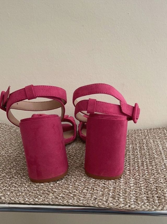 Zapato tacón ancho Stradivarius talla 41