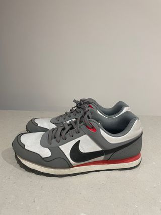 Zapatillas Nike Hombre Gris y Rojo Talla 45 de segunda mano por 15 EUR en  Barcelona en WALLAPOP