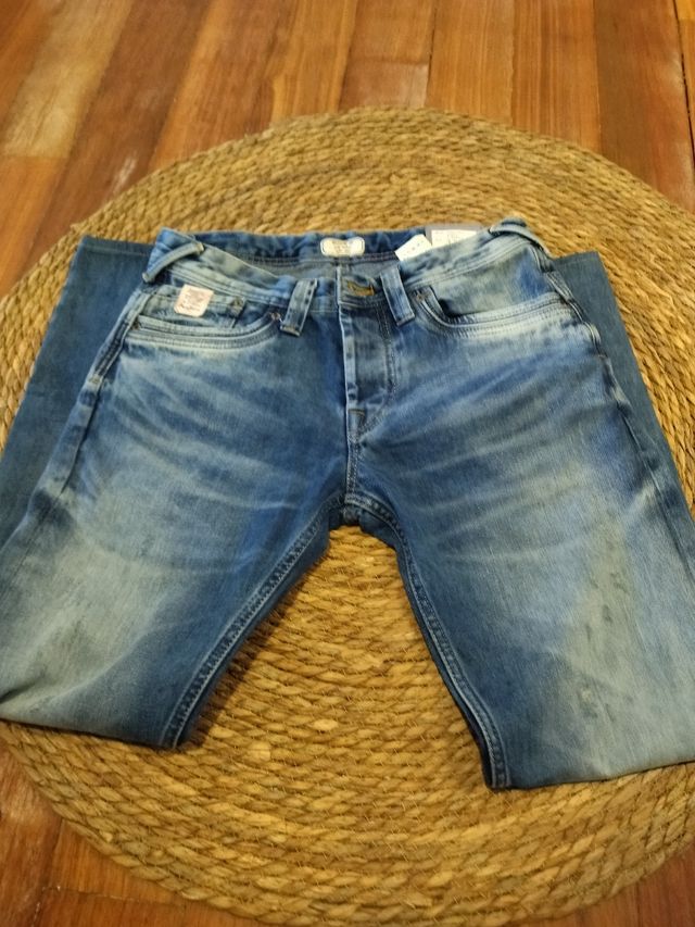 VAQUEROS PEPE JEANS LONDON. STRIFE