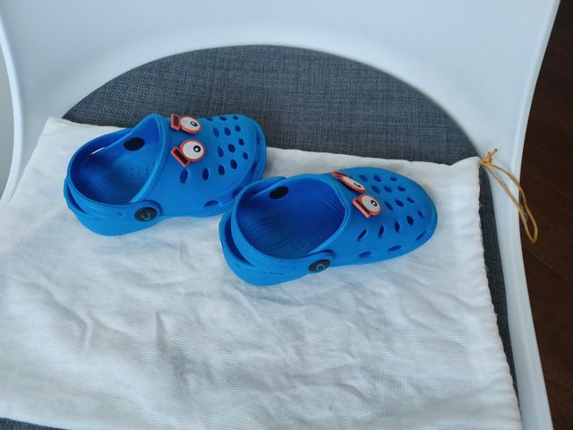 Croks niño talla 24