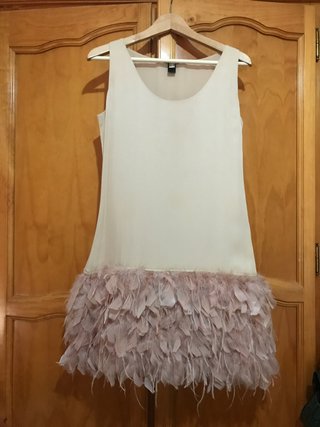 Vestido de fiesta plumas de segunda mano en Córdoba en WALLAPOP