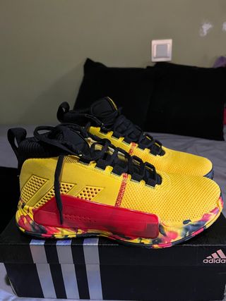 Zapatillas Dame 5 Storytelling Talla 44 de segunda mano por 50 EUR en  Torrejón de Ardoz en WALLAPOP