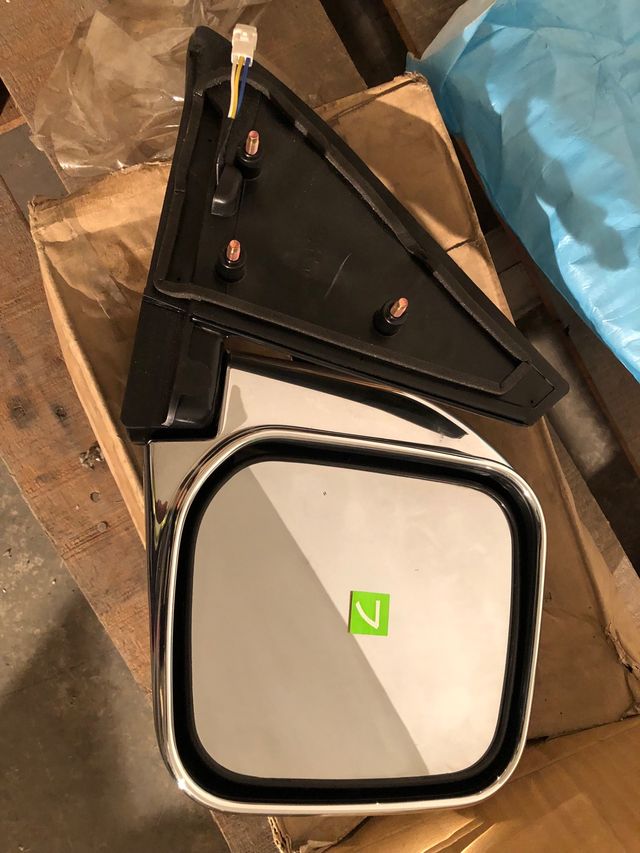 Retrovisor derecho Mitsubishi pajero montero