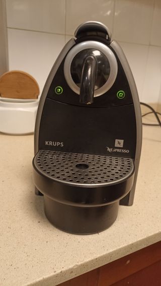 Cafetera Nespresso antigua de segunda mano por 15 EUR en Barcelona en  WALLAPOP