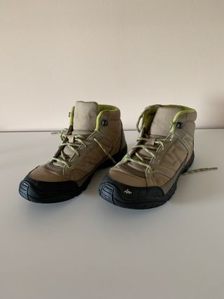 Botas montaña talla 37 de segunda mano por 12 EUR en Zaragoza en WALLAPOP