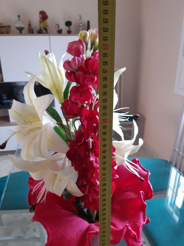 lindo jarrón con flores