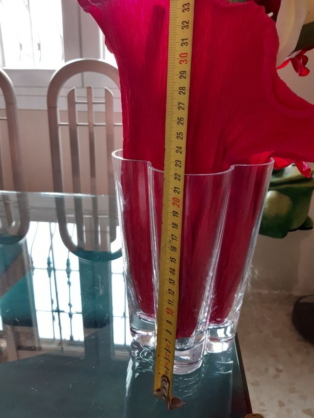 lindo jarrón con flores