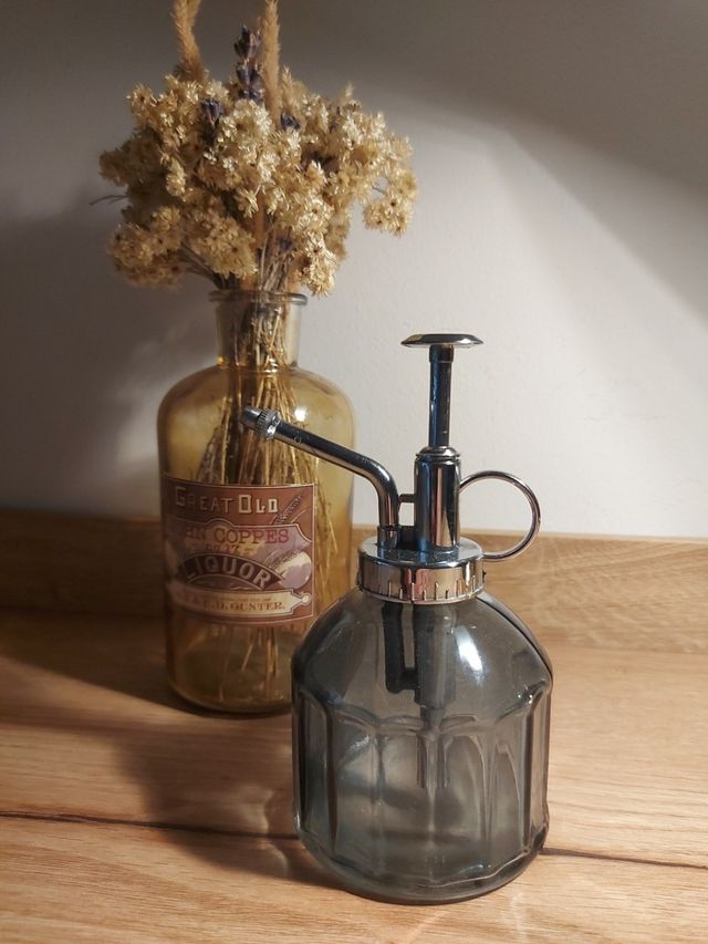 Bote pulverizador vintage