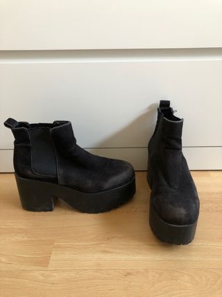 Botines Pull and Bear tacón de segunda mano en WALLAPOP