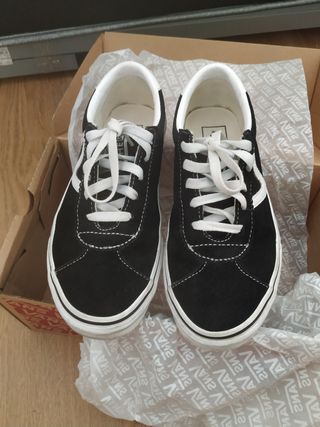 Zapatillas VANS con estampado talla 38 Tallas adultos 38 Condición Casi  nuevo Color Morado