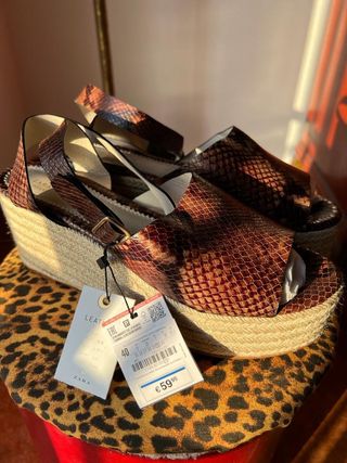 Cuña esparto Zara de segunda mano por 30 EUR en Era Alta en WALLAPOP
